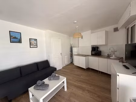 studio rénové de 30 m² avec terrasse proche plage et commodités