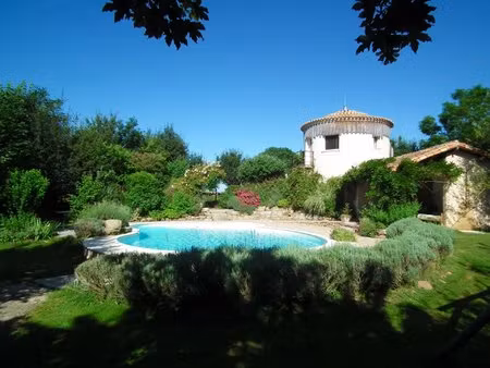 superbe propriété avec piscine et maisons d'amis