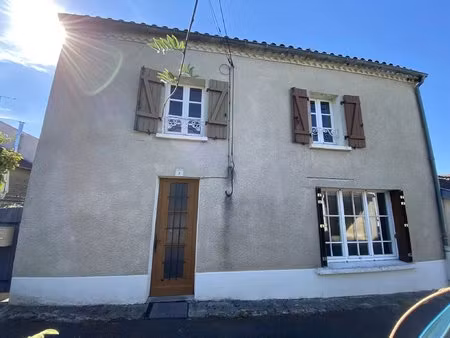 maison avec jardin et garages au dorat!