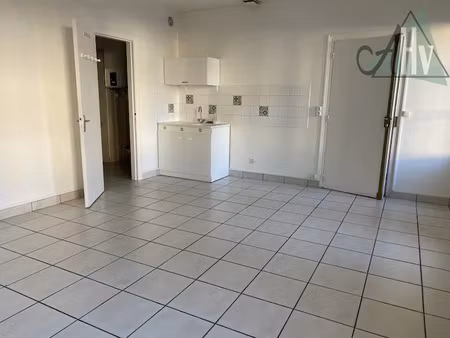 location appartement 1 pièce 25.63 m² à bray-sur-seine (77480)  380 €