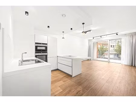 appartement te huur in ukkel met 1 slaapkamer