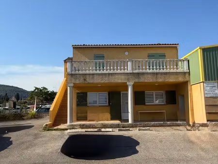 location commerce 5 pièces 65 m² à solliès-pont (83210)