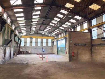 location local d'activités neauphlette 1 500 m²