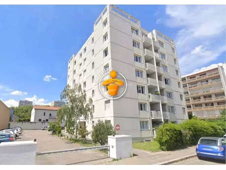 location appartement 1 pièces 32 m2 à lyon 7