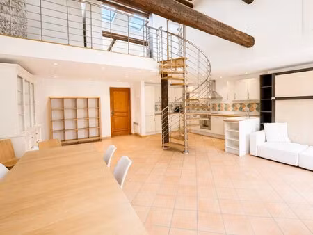 villefranche-sur-mer – élégant appartement de caractère en dernier étage avec vue mer