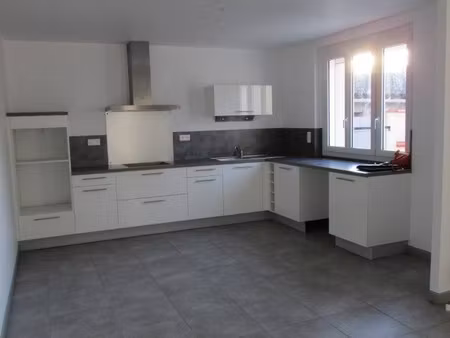location appartement 3 pièces 78m² arthes 81160