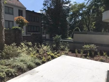 appartement à louer avec garage et terrasse   uccle (vbe48080)