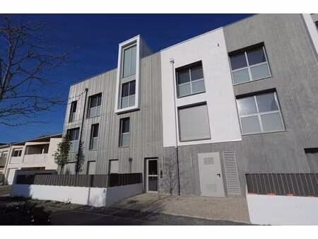 achat parking la rochelle 17000