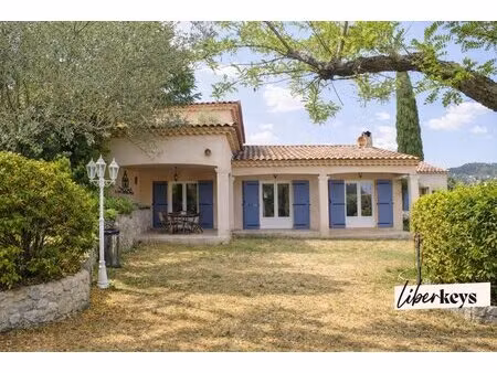 à vendre – élégante propriété avec piscine et oliveraie à deux pas du magnifique village..