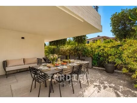 appartement avec terrasse proche place des lices