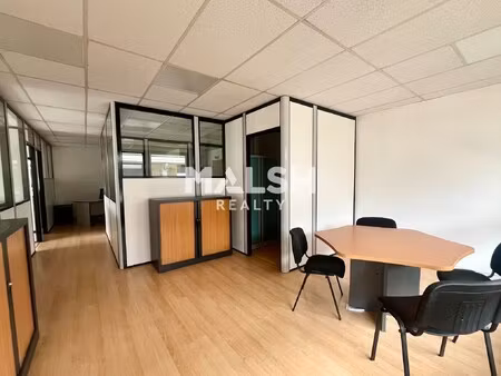 location local professionnel 88m²