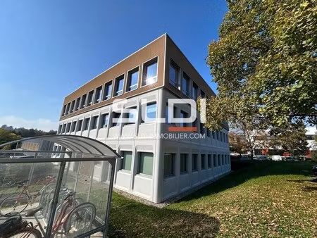 location bureaux 134 m²