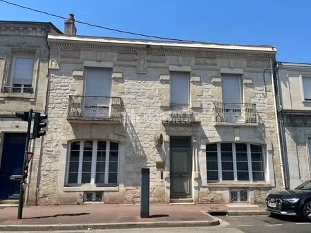 location bureaux 83 m²