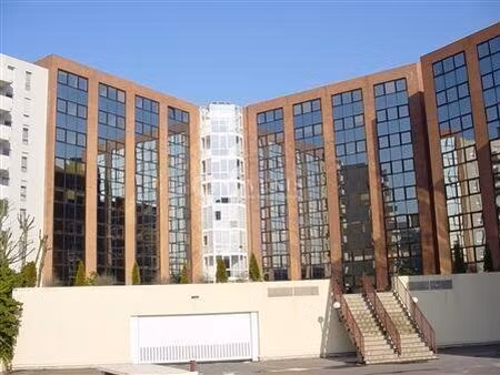 location bureaux 375 m² à 1 594 m²