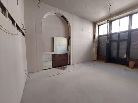 local de 50 m² - bd haussmann / saint lazare / trinite - rue joubert