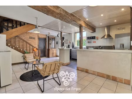 maison de bourg de 173 m2 / 4 chambres / beaupréau