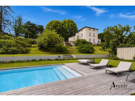 chaponost - maison de maître - 455 m2 - 8 chambres - piscine - terrain 1 ha
