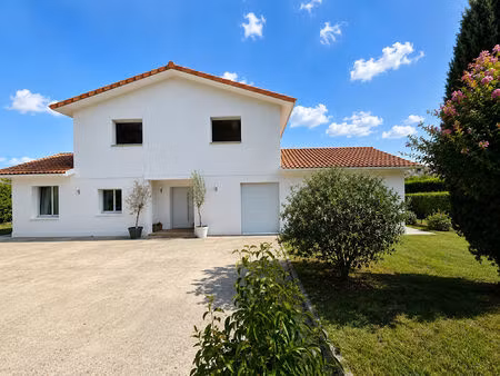 maison familiale rénovée de 145 m² avec jardin ? mérignac