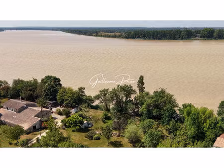 maison en pierre avec vue dordogne  t2 indépendant et 5 723 m²