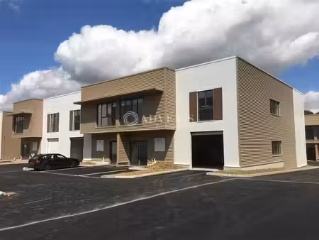 location local d’activités 112m²
