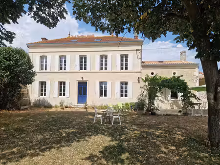 maison à vendre 6 pièces proche saint jean d'angely (17)