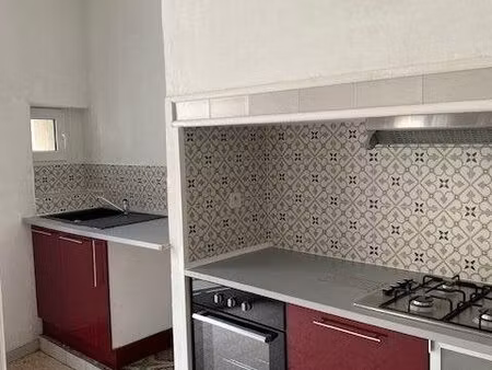 maison de village type 4 avec grand garage entièrement renovée
