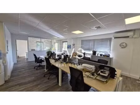 location local professionnel 101m² vitrolles 13127