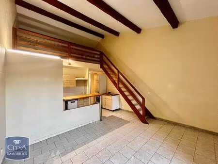 location appartement 2 pièces 49m² st mitre les remparts 13920