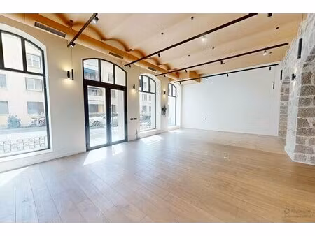 location local commercial 107m² nice 06300