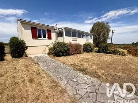 maison à saurais (79200)