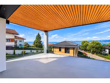 t3 récent avec terrasse et vue lac à neuvecelle