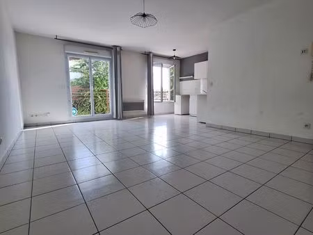 grand t2 carbon blanc centre bourg
