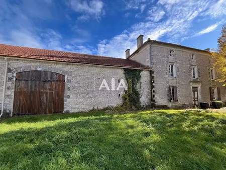 vente propriété 9 pièces 230 m² à xambes (16330)  254 400 €