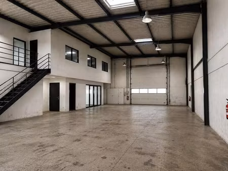 location entrepôt montreuil 93100 1000m²