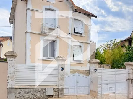maison de ville avec garage et piscine à périgueux