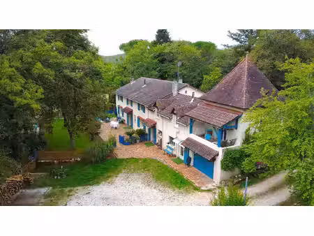 10 hectares d'un seul tenant avec habitation et dépendances à proximité de bergerac
