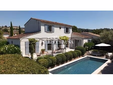 magnifique maison provençale au pied du village de lagnes