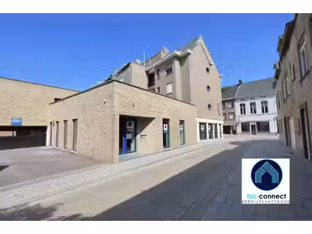 te huur maldegem – uitstekend gelegen winkel-  kantoor- of praktijkruimte van ca.99m²