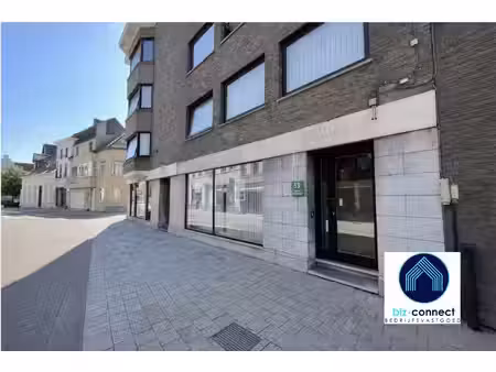 te huur maldegem | winkel- of kantoorruimte gelegen in de commerciële hoofdstraat.