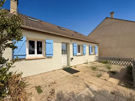 maison individuelle refait a neuf de 82m2 - places de parking - non meublé