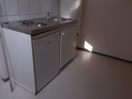 audun le roman : studio dans petit immeuble