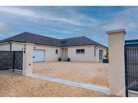 maison de plain-pied à saint loup de varennes de 121 m²
