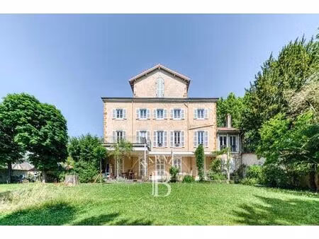duplex de 3 chambres de luxe en location écully  auvergne-rhône-alpes