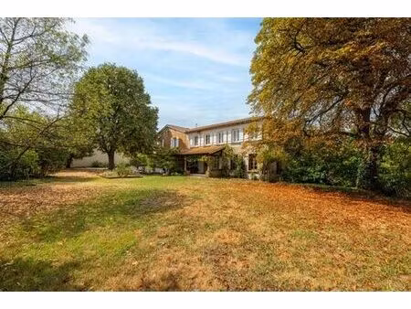 maison de luxe en location à lentilly  france