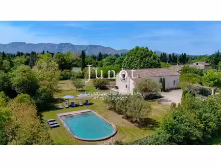prestigieuse maison de campagne de 270 m2 en location saint-rémy-de-provence  france