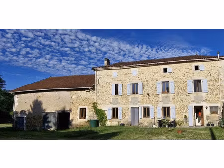 vente maison 6 pièces 226 m² à genouillac (16270)  341 000 €
