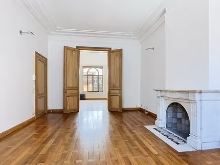 appartement à louer à rue puits-en-sock 19 liège (vbe48097)