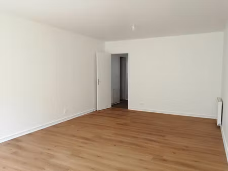 location appartement 3 pièces 69m²