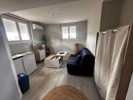 location appartement 1 pièce  19.00m²  le sequestre