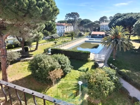 appartement 2 pièces dans résidence avec piscine